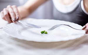 DCA: focus sul percorso di riabilitazione nutrizionale dell'anoressia nervosa e sul pasto assistito